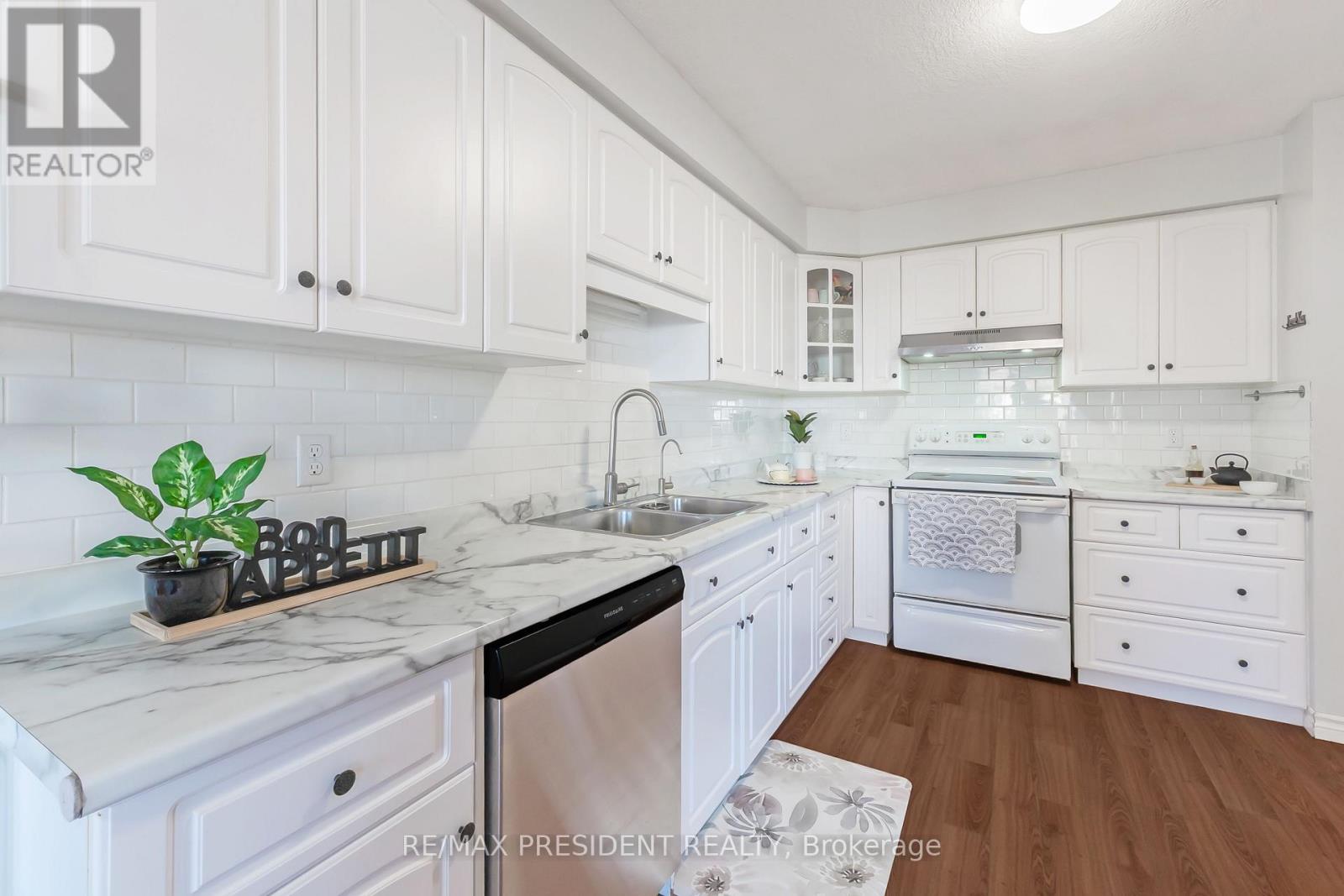 68 Wheatland Drive, Cambridge, Ontario  N1P 1C5 - Photo 9 - X12610478