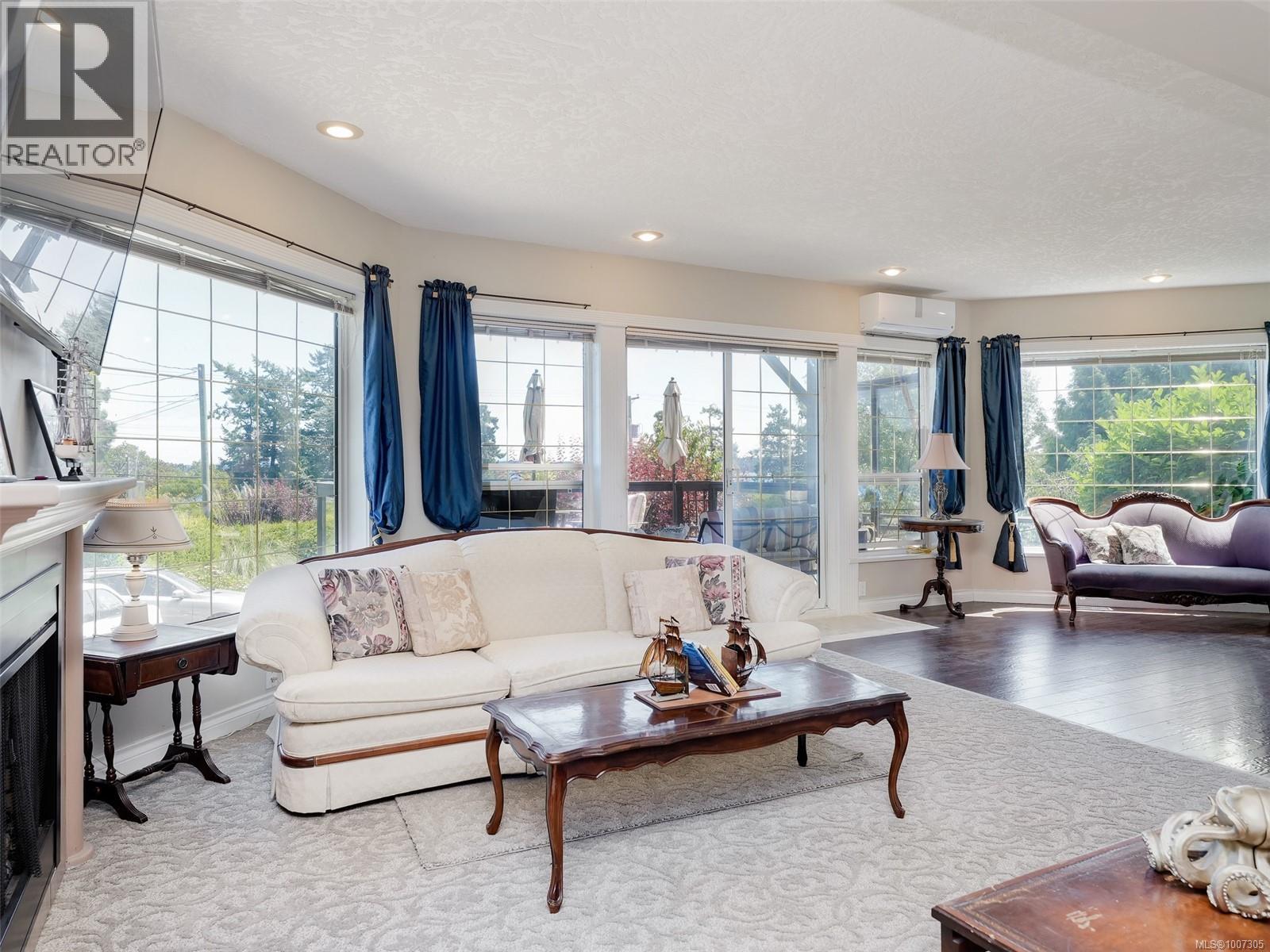 8626 Lochside Dr, North Saanich, British Columbia  V8L 1M7 - Photo 5 - 1007305