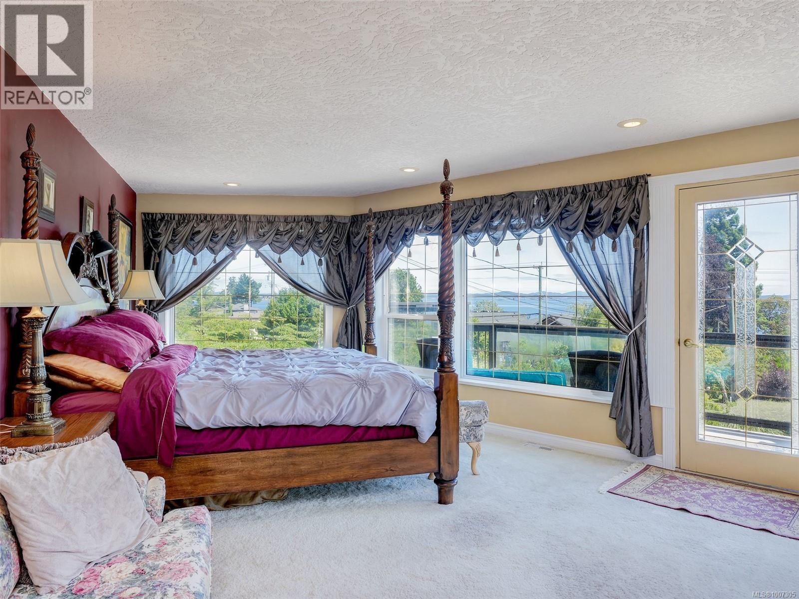 8626 Lochside Dr, North Saanich, British Columbia  V8L 1M7 - Photo 15 - 1007305