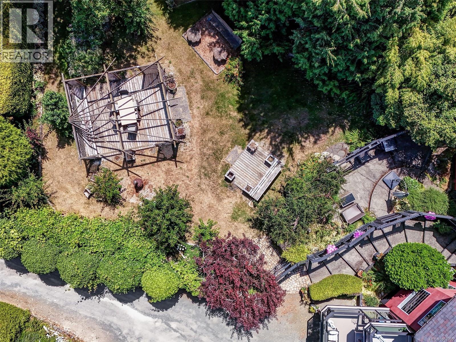 8626 Lochside Dr, North Saanich, British Columbia  V8L 1M7 - Photo 35 - 1007305