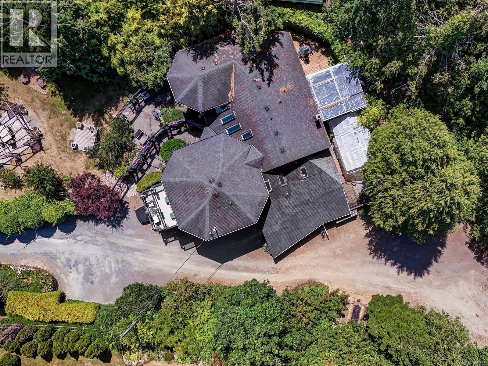 8626 Lochside Dr, North Saanich, British Columbia  V8L 1M7 - Photo 32 - 1007305