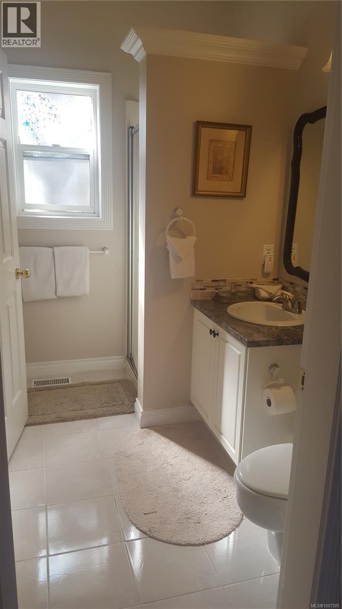 8626 Lochside Dr, North Saanich, British Columbia  V8L 1M7 - Photo 45 - 1007305