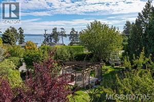 8626 Lochside Dr, North Saanich, British Columbia  V8L 1M7 - Photo 94 - 1007305