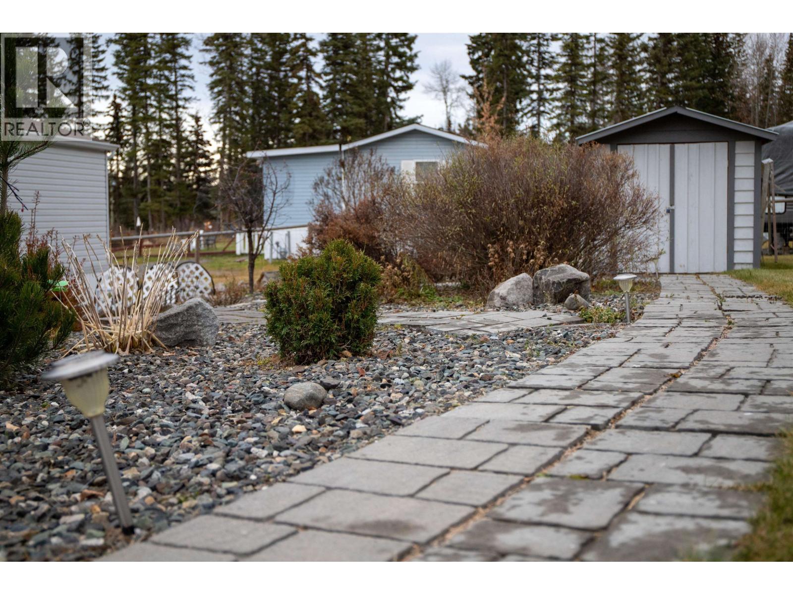 6064 Norman Road, 100 Mile House, British Columbia  V0K 2E3 - Photo 16 - R3065766