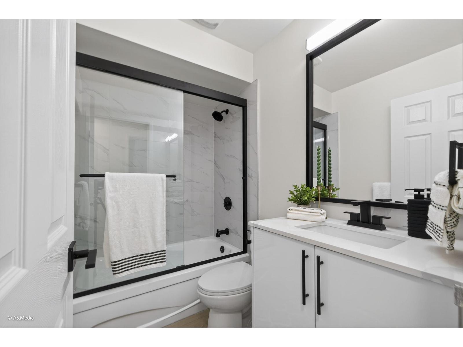 803 10620 150 Street, Surrey, British Columbia V3R 7S1 - Photo 11 - R3072664