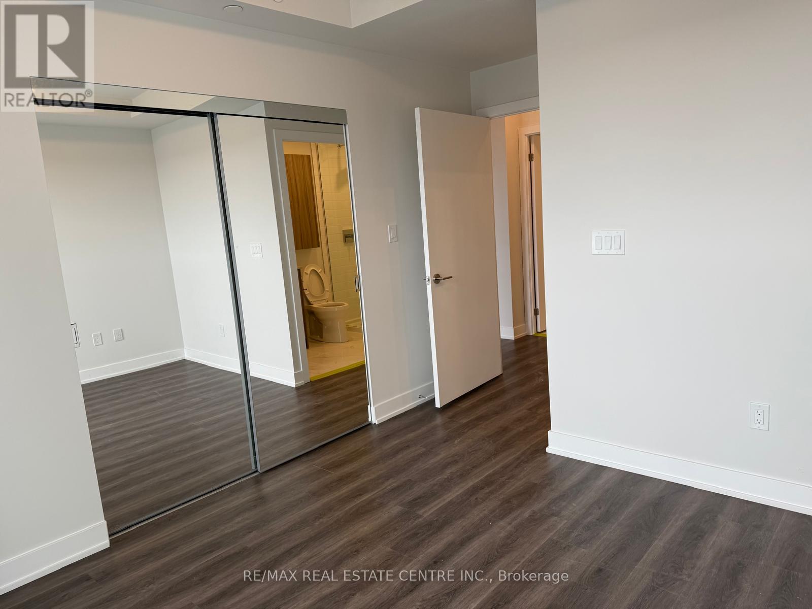 2007 - 430 Square One Drive, Mississauga, Ontario L5B 0P6 - Photo 20 - W12603388