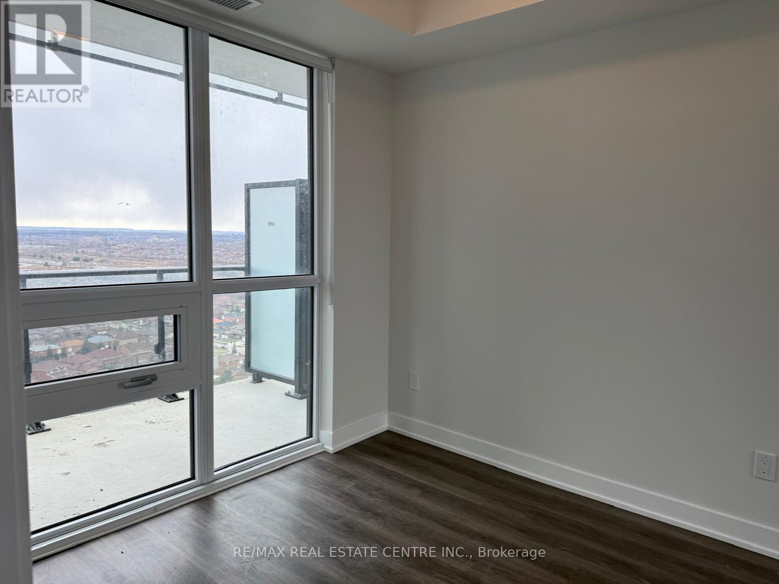 2007 - 430 Square One Drive, Mississauga, Ontario L5B 0P6 - Photo 10 - W12603388