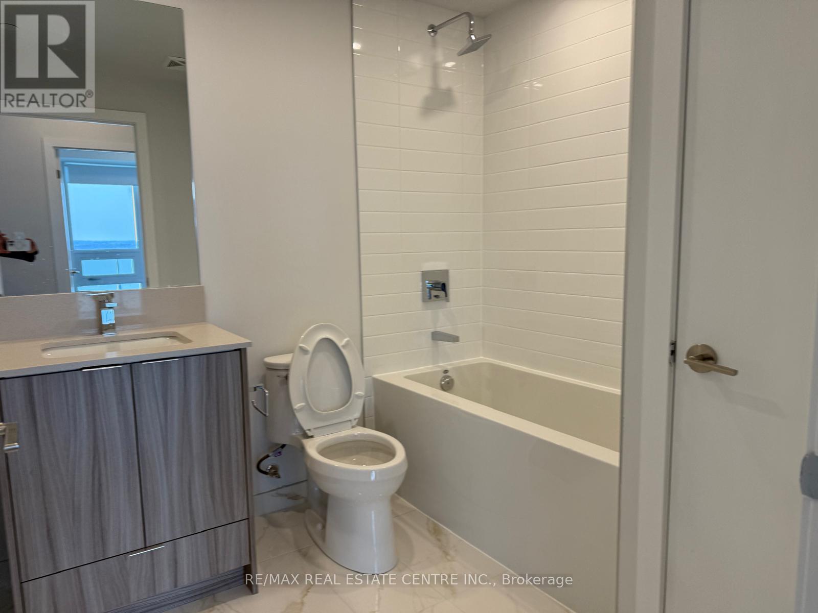 2007 - 430 Square One Drive, Mississauga, Ontario L5B 0P6 - Photo 14 - W12603388