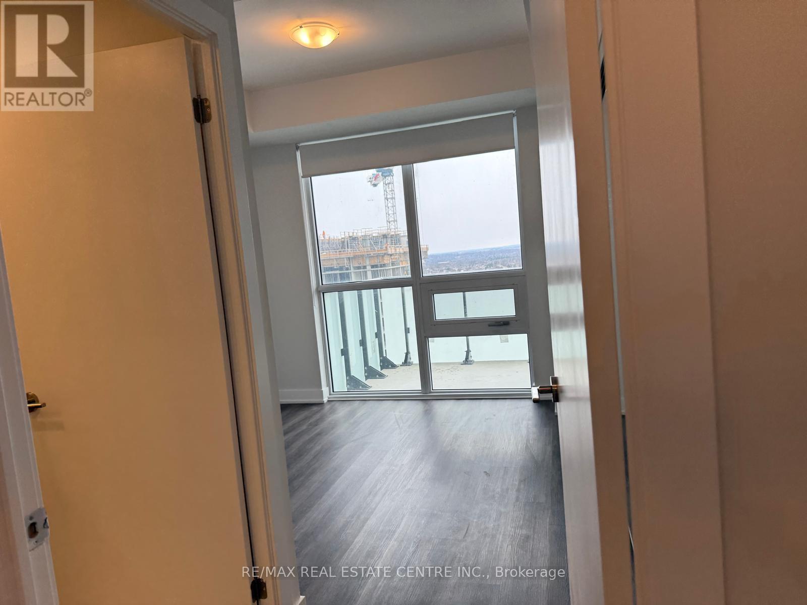 2007 - 430 Square One Drive, Mississauga, Ontario L5B 0P6 - Photo 17 - W12603388