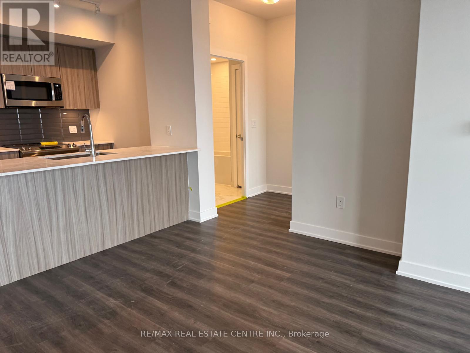 2007 - 430 Square One Drive, Mississauga, Ontario L5B 0P6 - Photo 12 - W12603388