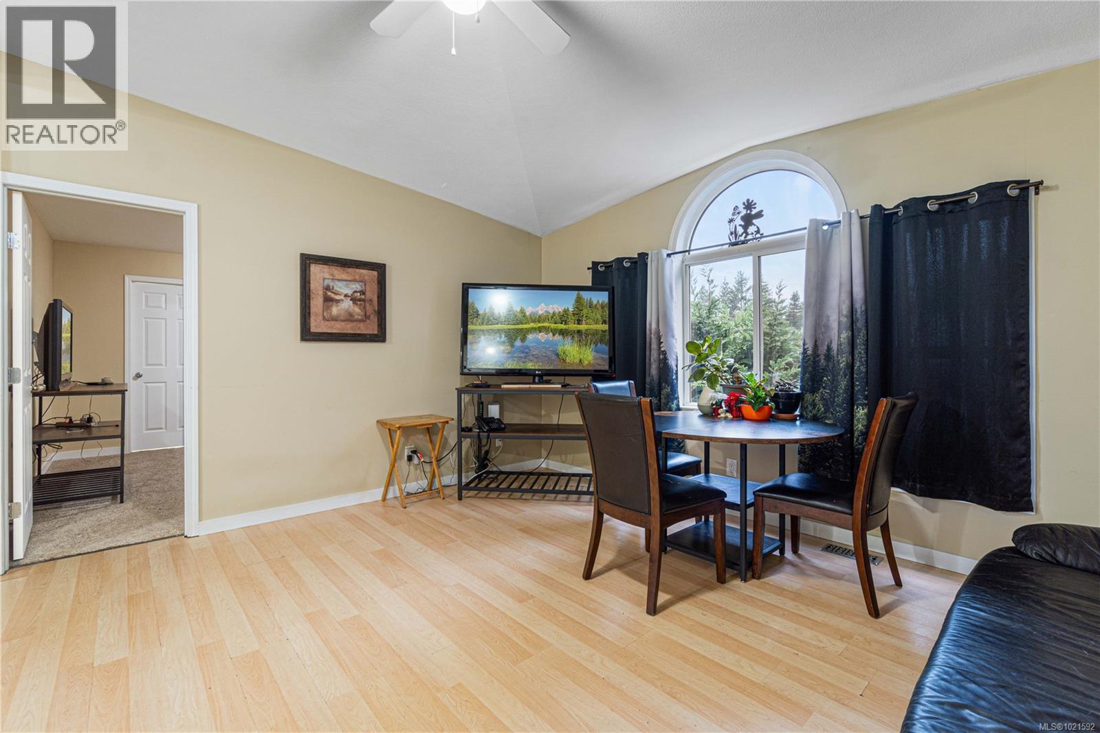 6 2100 Errington Rd, Errington, British Columbia V0R 1V0 - Photo 3 - 1021592