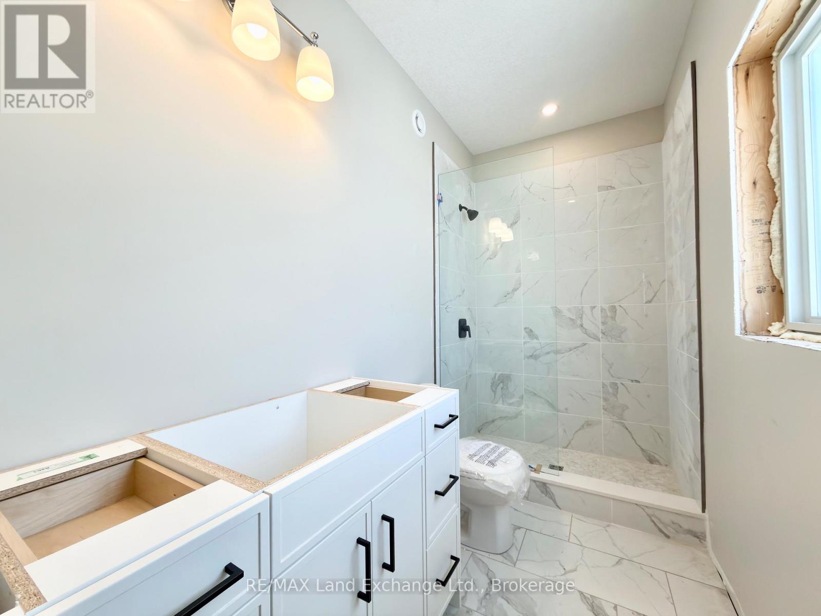 159 Westlinks Drive, Saugeen Shores, Ontario  N0H 2C3 - Photo 8 - X12604940