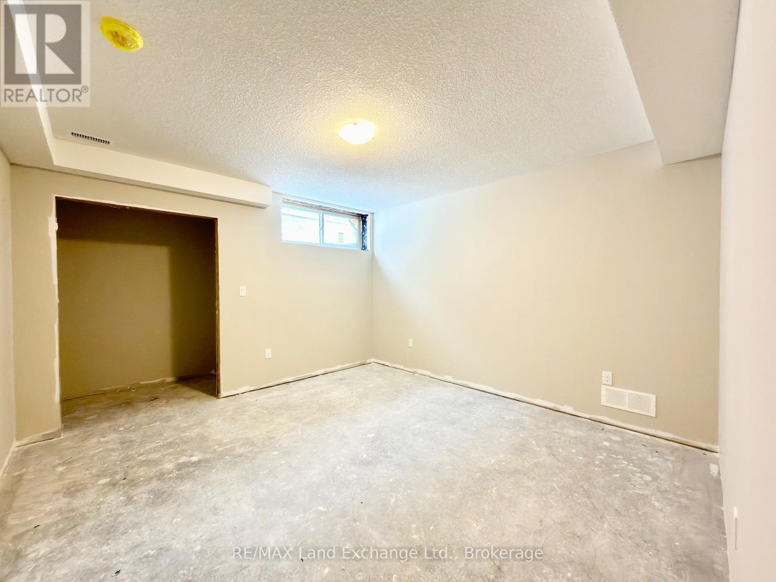 159 Westlinks Drive, Saugeen Shores, Ontario  N0H 2C3 - Photo 11 - X12604940