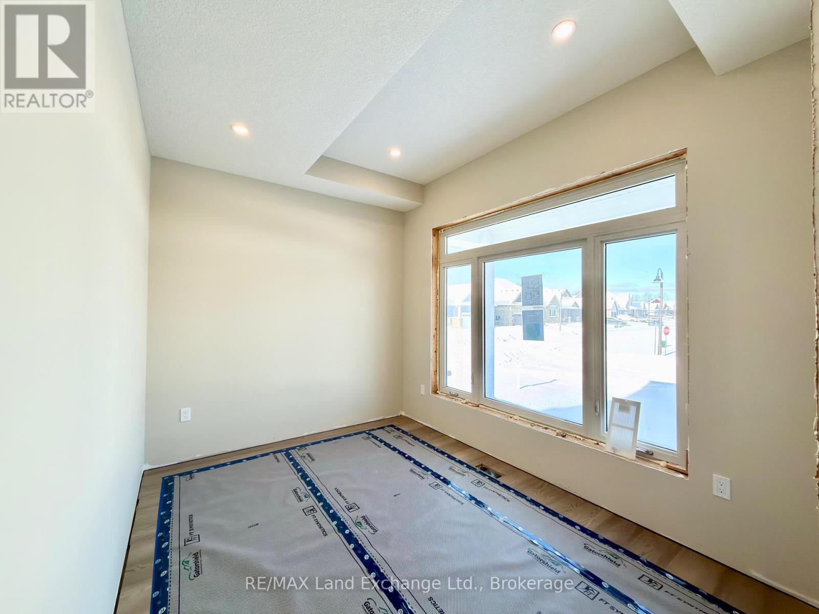 Third picture of 159 WESTLINKS DRIVE