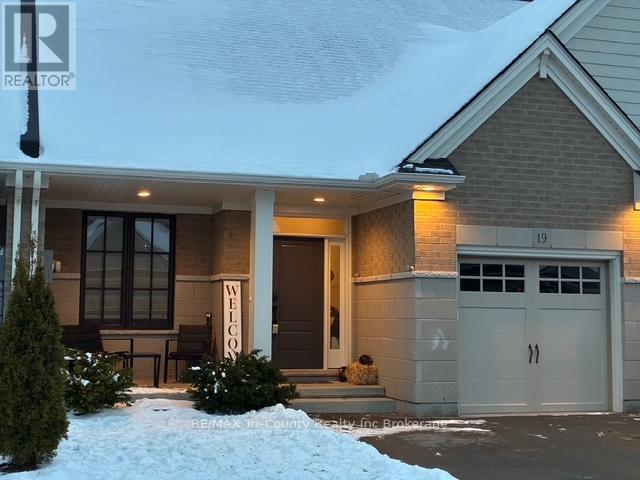 19 Sierra Street, Tillsonburg, Ontario  N4G 0J2 - Photo 2 - X12610520