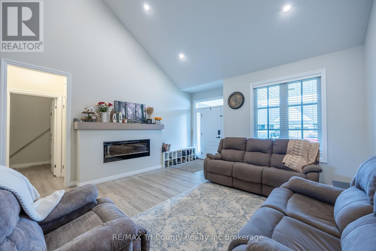 19 Sierra Street, Tillsonburg, Ontario  N4G 0J2 - Photo 4 - X12610520