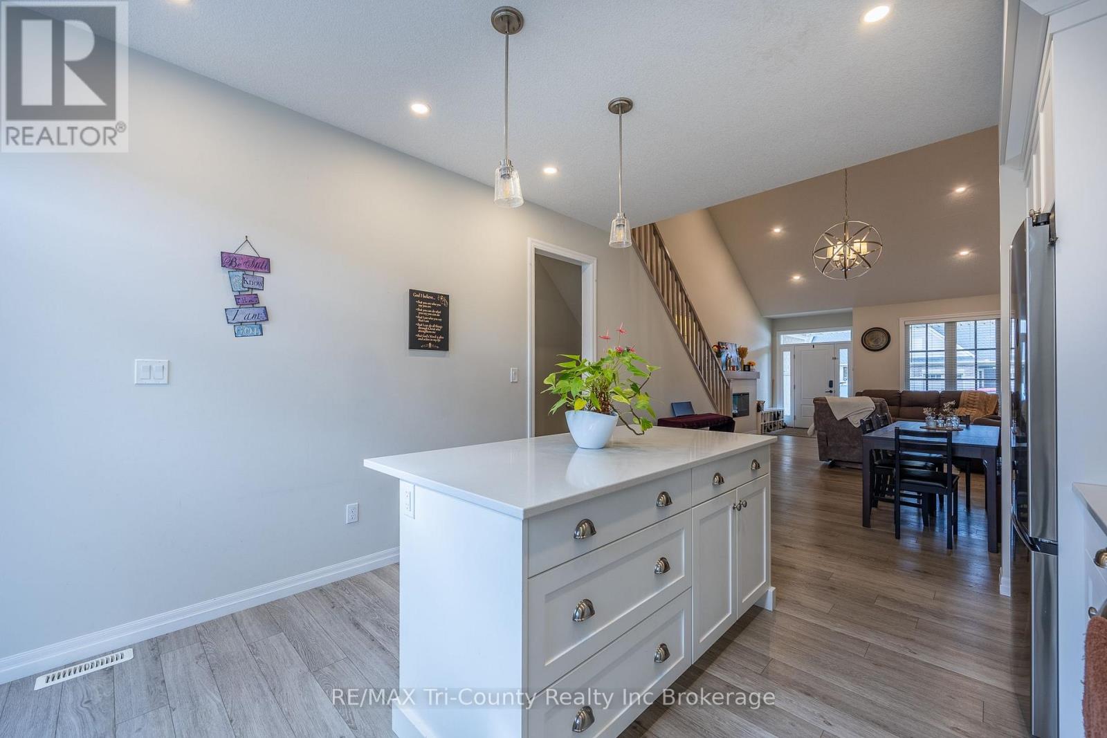 19 Sierra Street, Tillsonburg, Ontario  N4G 0J2 - Photo 6 - X12610520