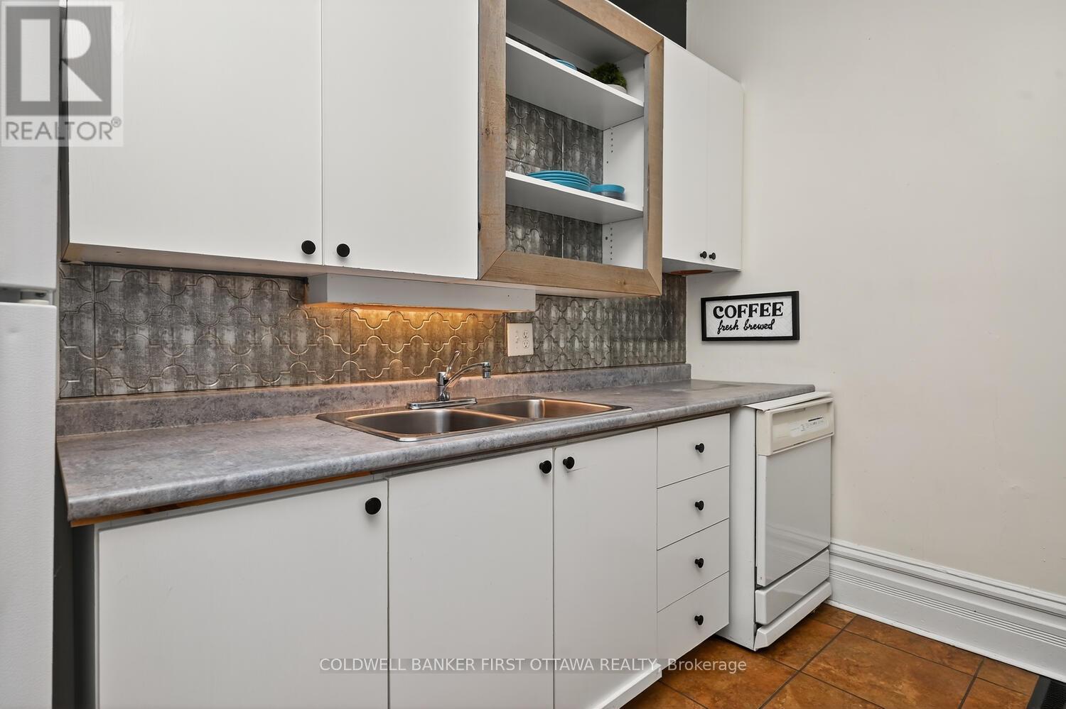 267 Bridge Street, Carleton Place, Ontario  K7C 3H3 - Photo 13 - X12451436