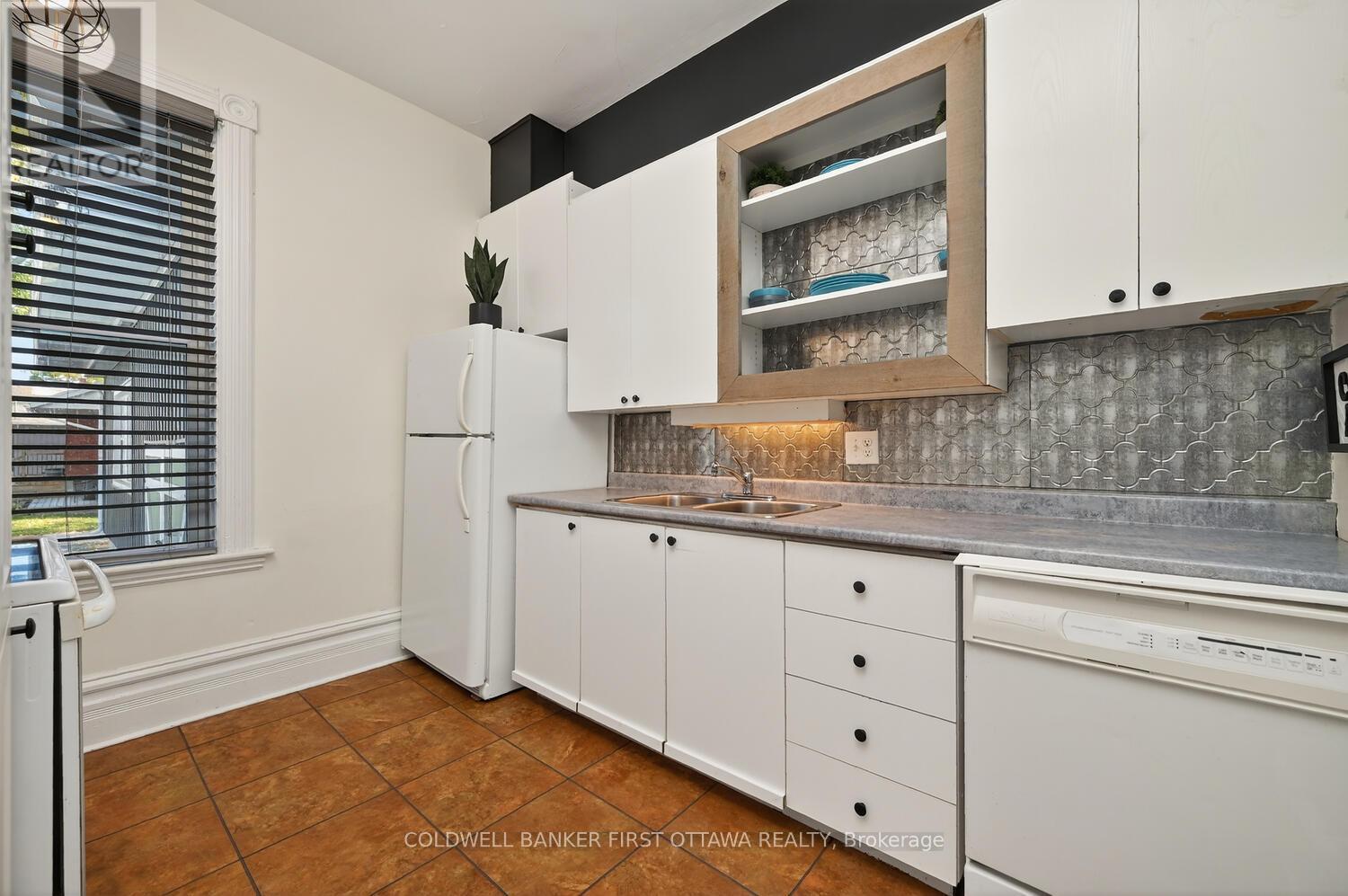 267 Bridge Street, Carleton Place, Ontario  K7C 3H3 - Photo 12 - X12451436