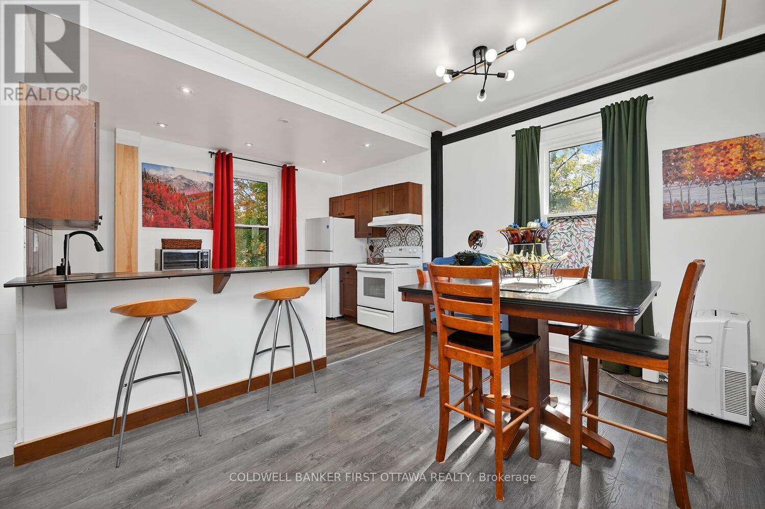 267 Bridge Street, Carleton Place, Ontario  K7C 3H3 - Photo 27 - X12451436