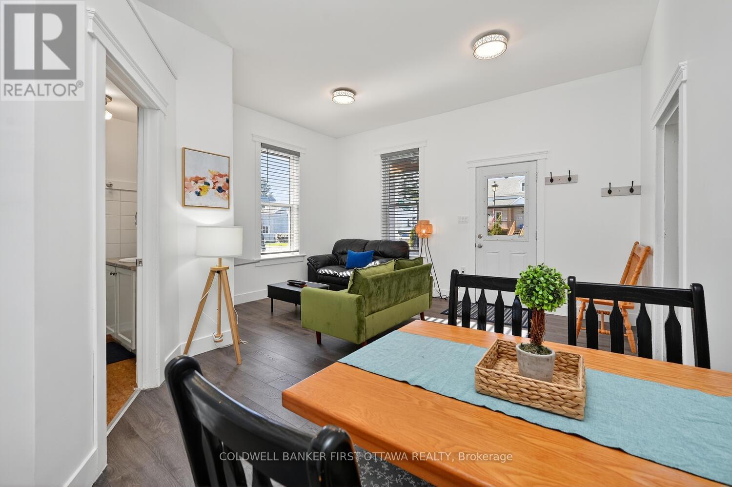 267 Bridge Street, Carleton Place, Ontario  K7C 3H3 - Photo 11 - X12451436