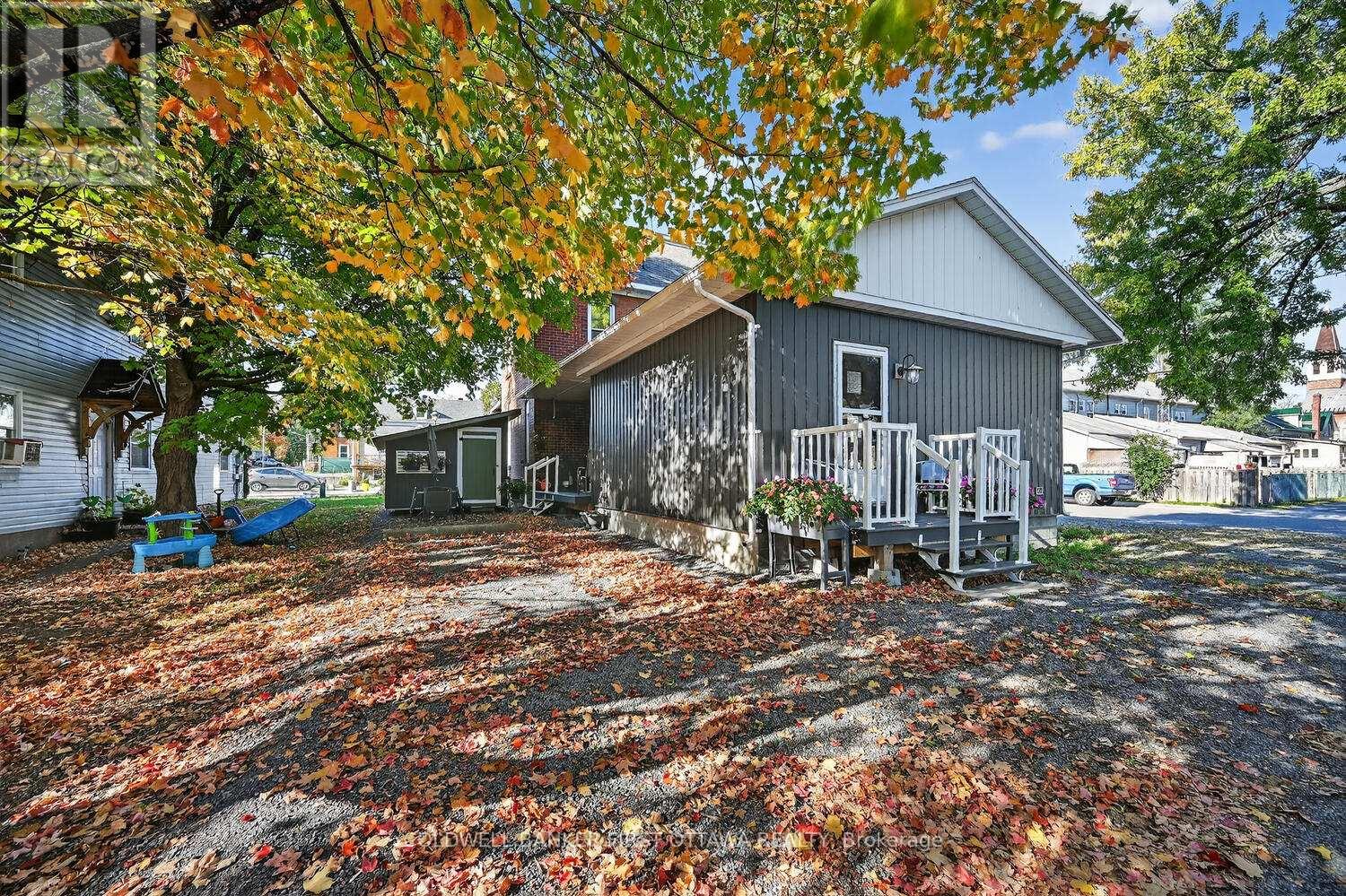 267 Bridge Street, Carleton Place, Ontario  K7C 3H3 - Photo 39 - X12451436