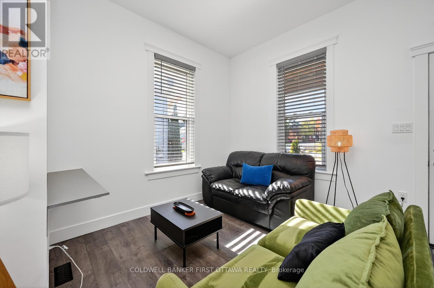 267 Bridge Street, Carleton Place, Ontario  K7C 3H3 - Photo 8 - X12451436