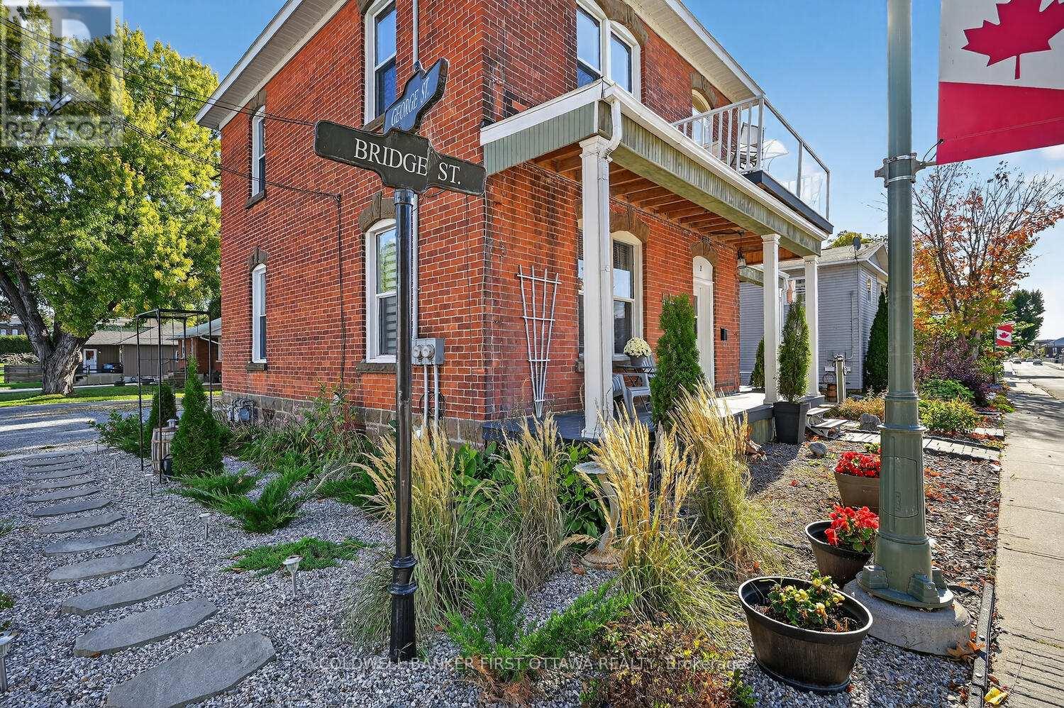 267 Bridge Street, Carleton Place, Ontario  K7C 3H3 - Photo 5 - X12451436