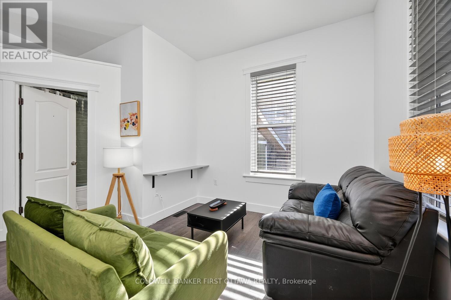 267 Bridge Street, Carleton Place, Ontario  K7C 3H3 - Photo 7 - X12451436