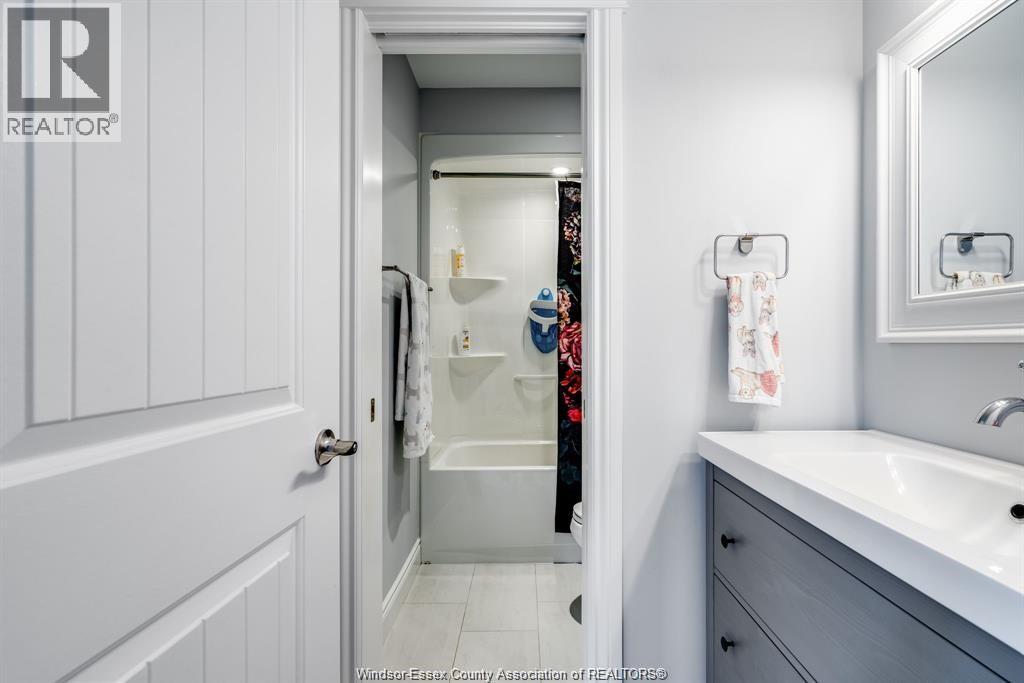 248 Joan Flood, Essex, Ontario N8M 3E9 - Photo 19 - 25031381