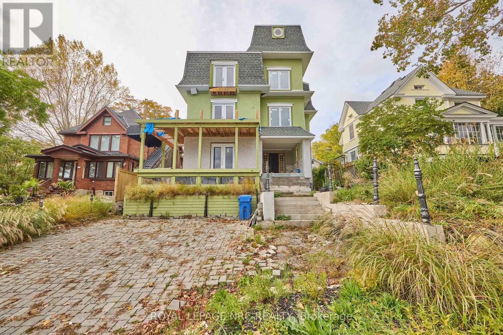 5427 River Road, Niagara Falls, Ontario  L2E 3H1 - Photo 1 - X12610542