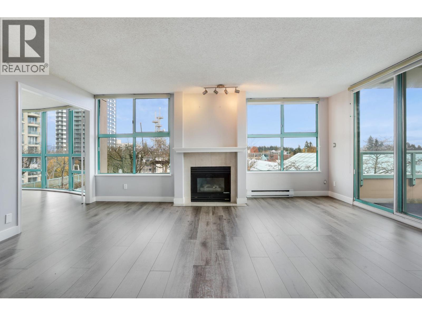 605 728 Princess Street, New Westminster, British Columbia  V3M 6S4 - Photo 3 - R3072724