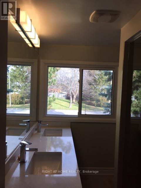 Upper - 1088 Pearson Drive, Oakville (Cp College Park), Ontario  L6H 2A8 - Photo 12 - W12606754