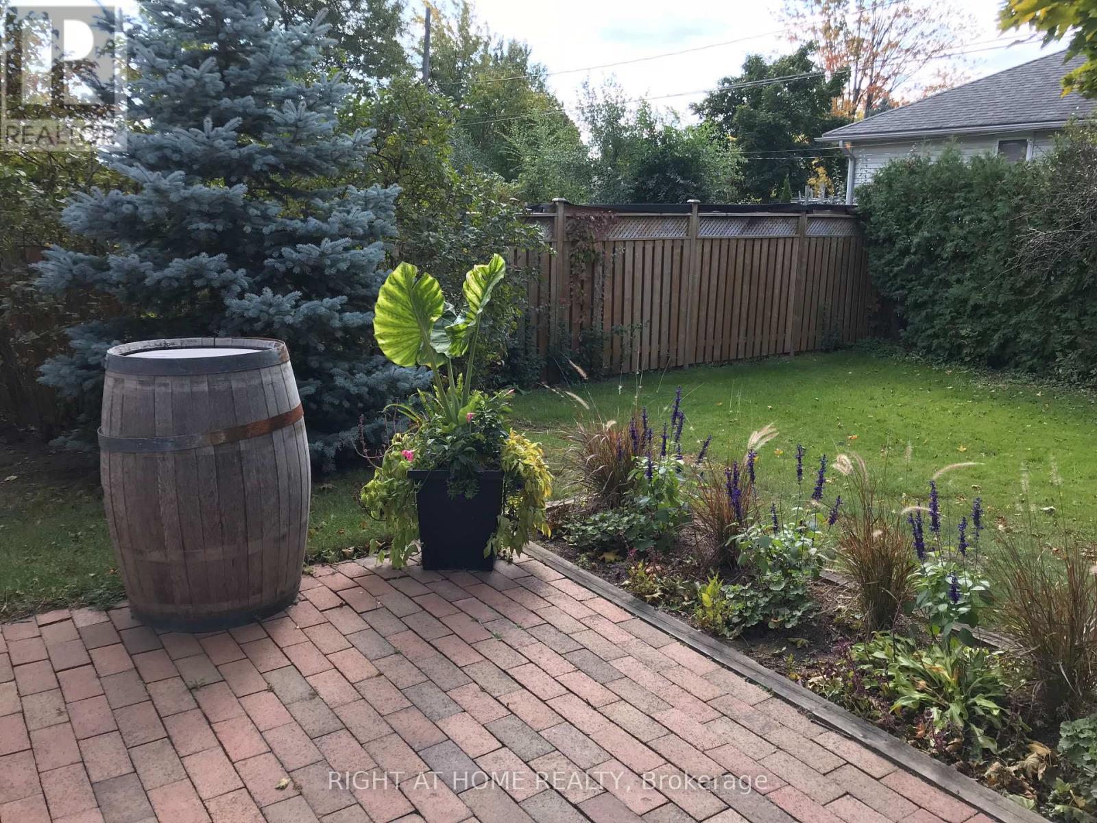 Upper - 1088 Pearson Drive, Oakville (Cp College Park), Ontario  L6H 2A8 - Photo 16 - W12606754