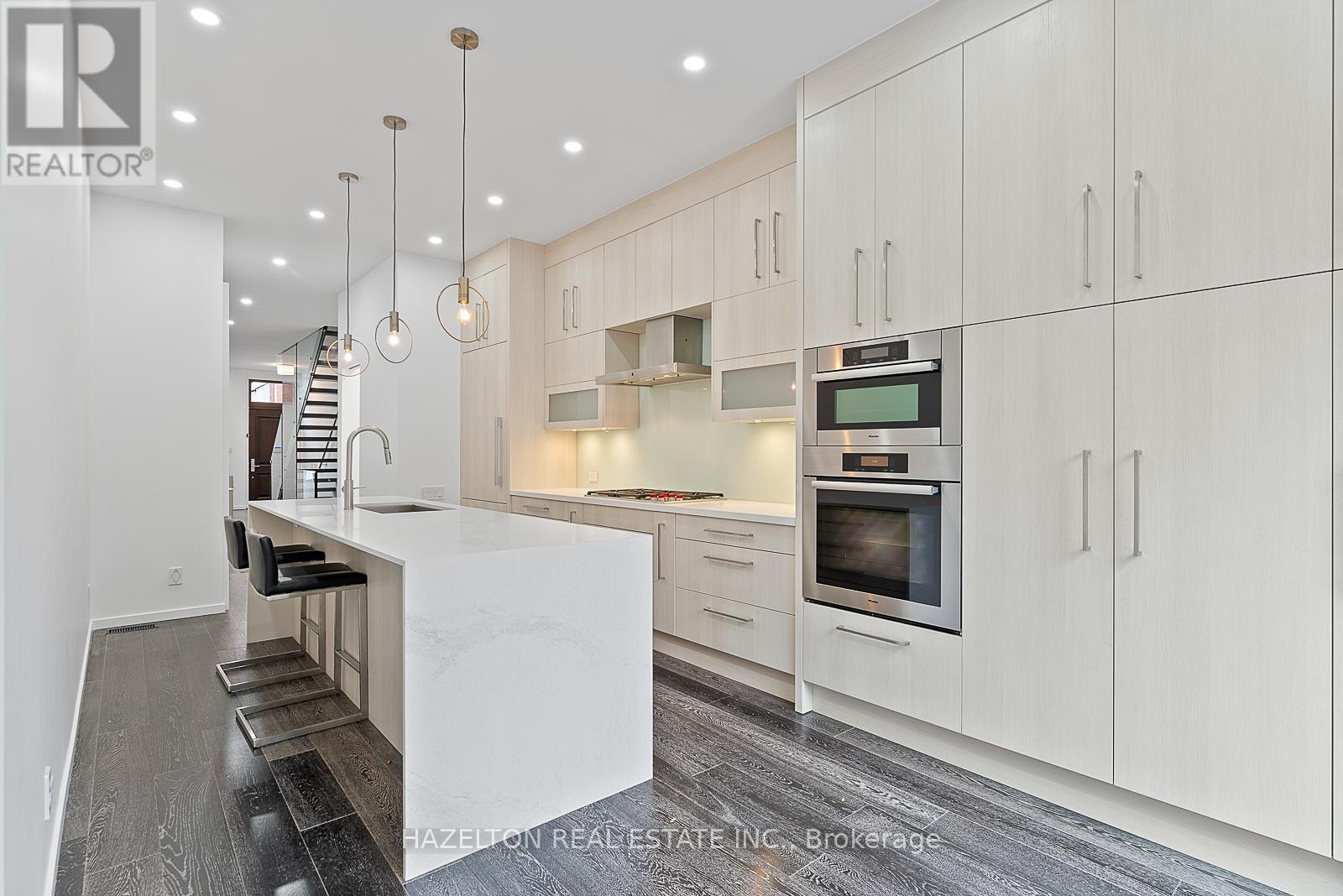 77 Hazelton Avenue, Toronto, Ontario  M5R 2E3 - Photo 14 - C12610500