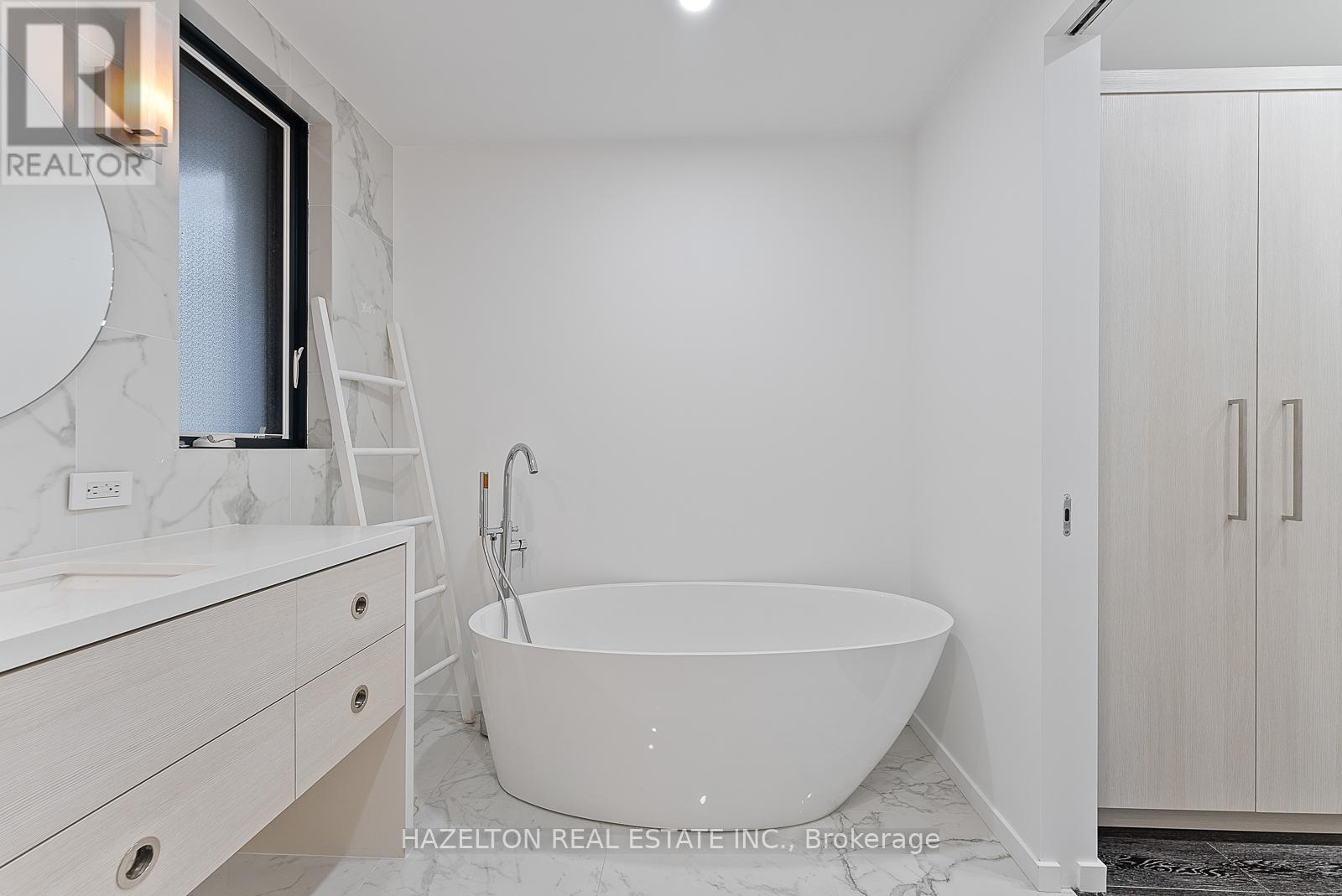 77 Hazelton Avenue, Toronto, Ontario  M5R 2E3 - Photo 23 - C12610500