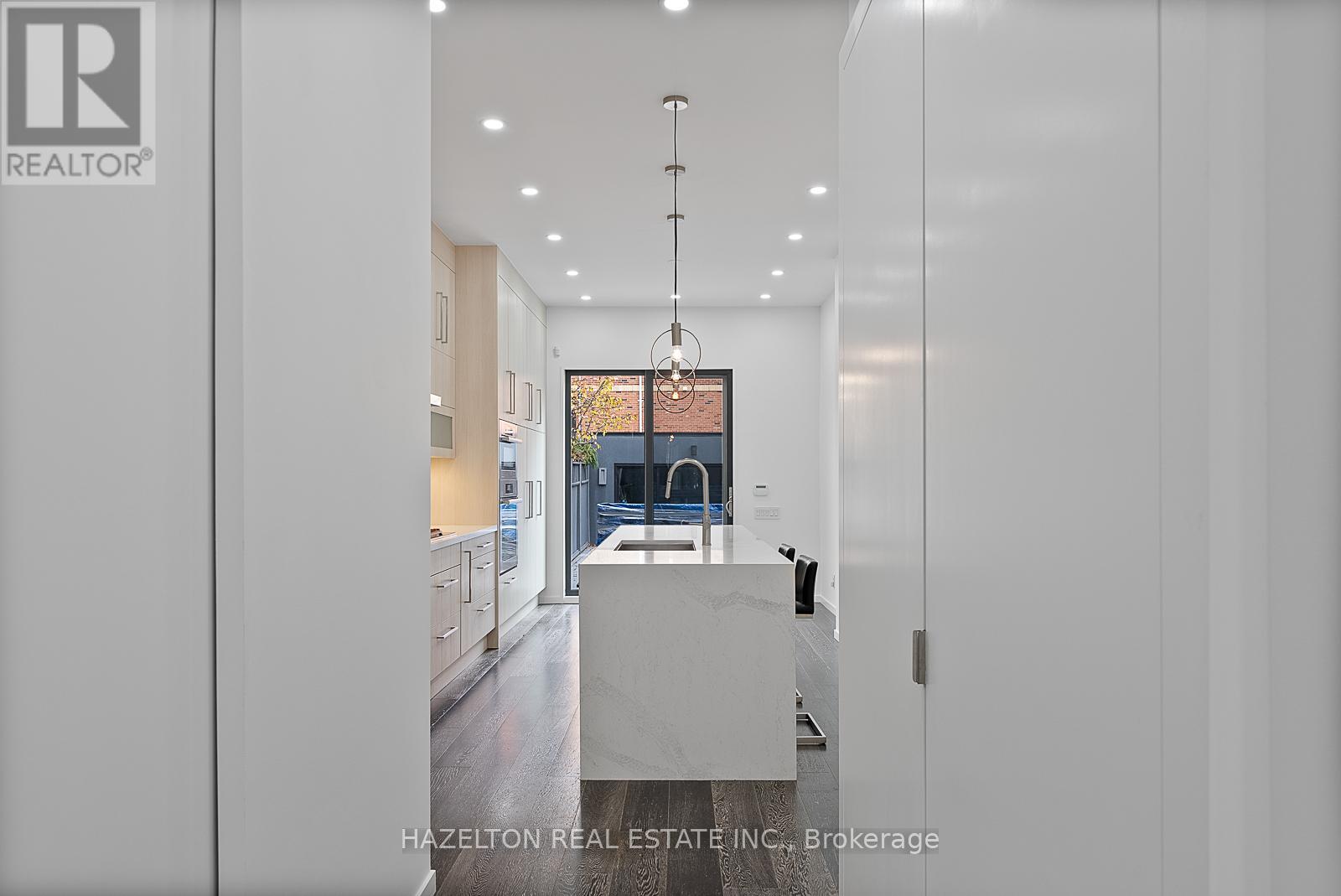 77 Hazelton Avenue, Toronto, Ontario  M5R 2E3 - Photo 9 - C12610500