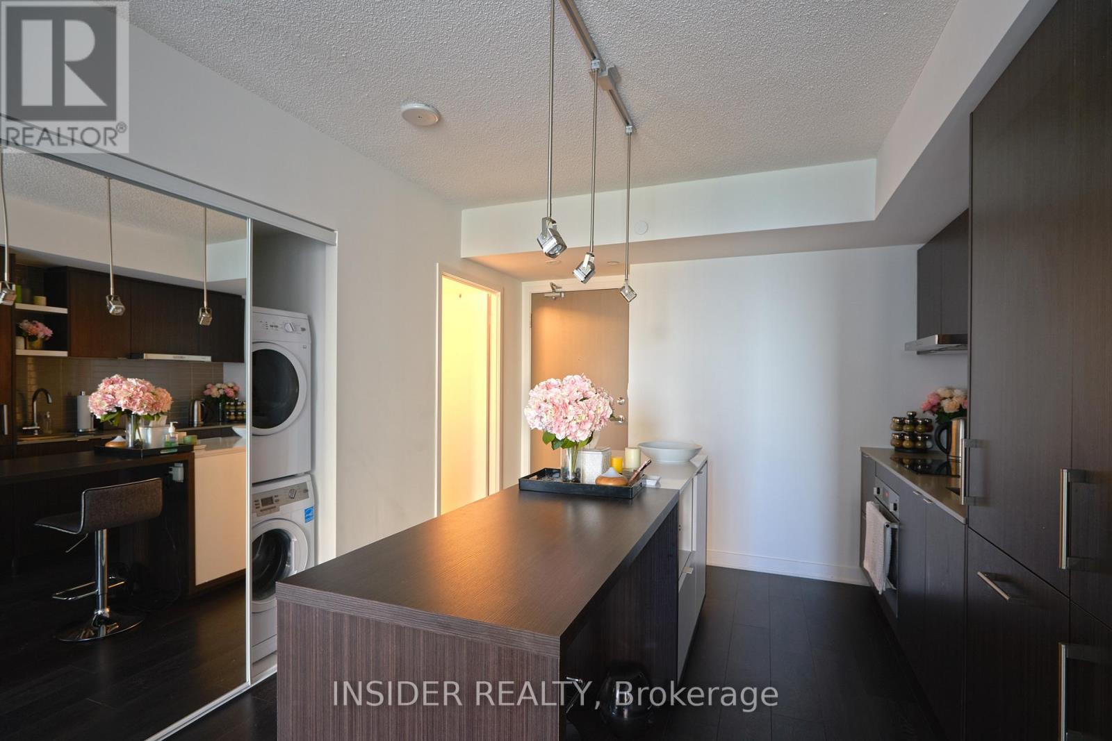 1409 - 88 Harbour Street, Toronto, Ontario  M5J 0C3 - Photo 15 - C12610502