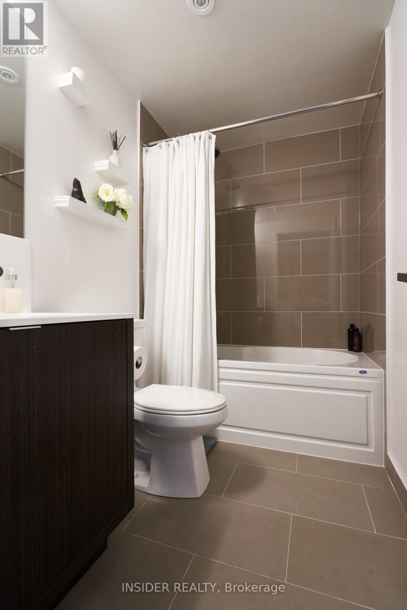 1409 - 88 Harbour Street, Toronto, Ontario  M5J 0C3 - Photo 4 - C12610502