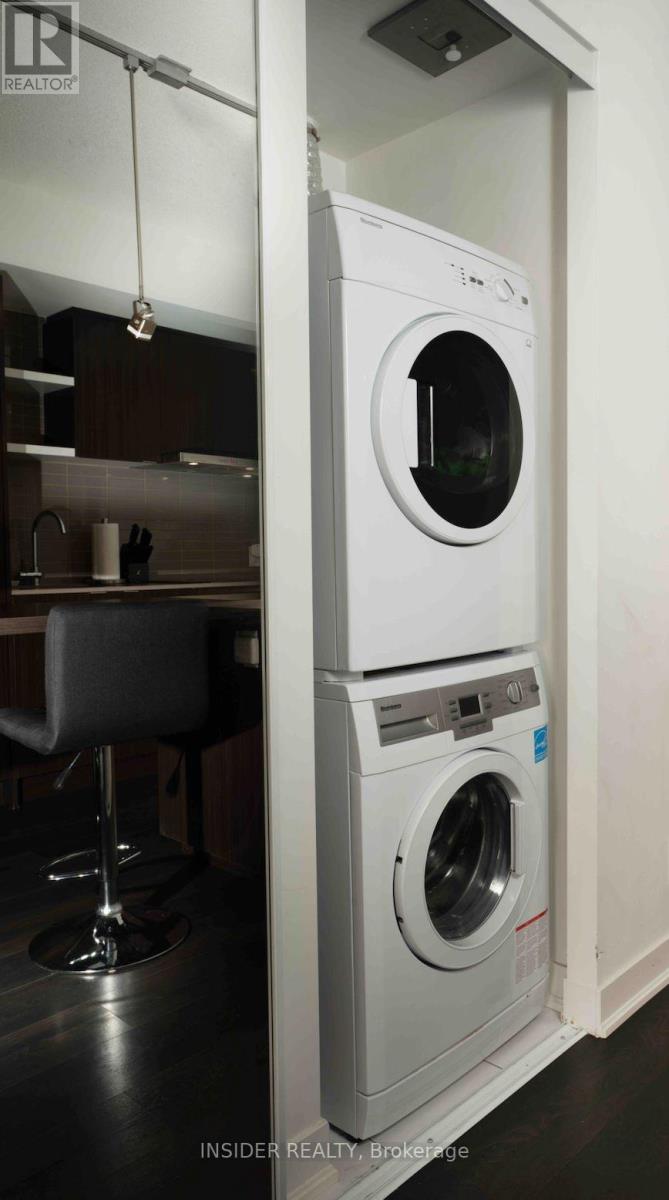 1409 - 88 Harbour Street, Toronto, Ontario  M5J 0C3 - Photo 6 - C12610502