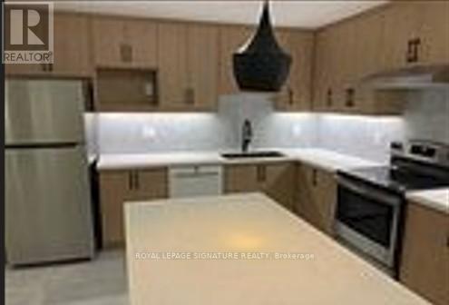 LOWER FLOOR UNIT - 62 ELMSTHORPE AVENUE, Toronto, Ontario