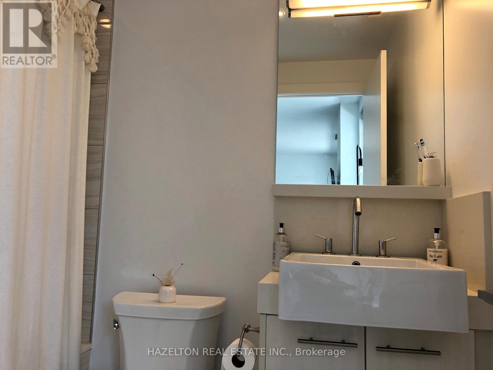 210 - 170 Avenue Road, Toronto, Ontario  M5R 0A4 - Photo 19 - C12610546