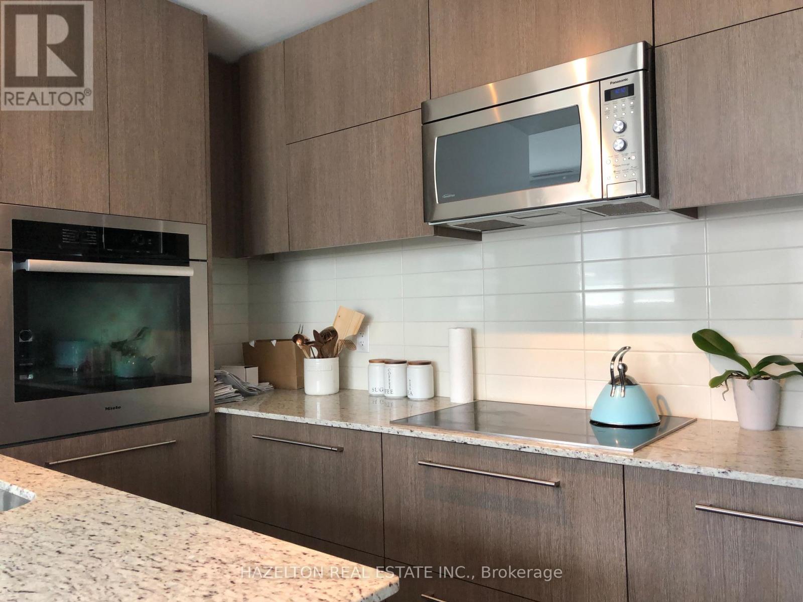 210 - 170 Avenue Road, Toronto, Ontario  M5R 0A4 - Photo 8 - C12610546