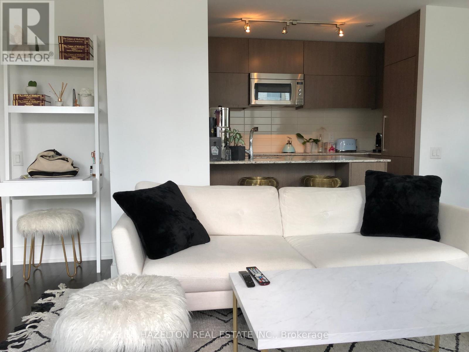 210 - 170 Avenue Road, Toronto, Ontario  M5R 0A4 - Photo 9 - C12610546