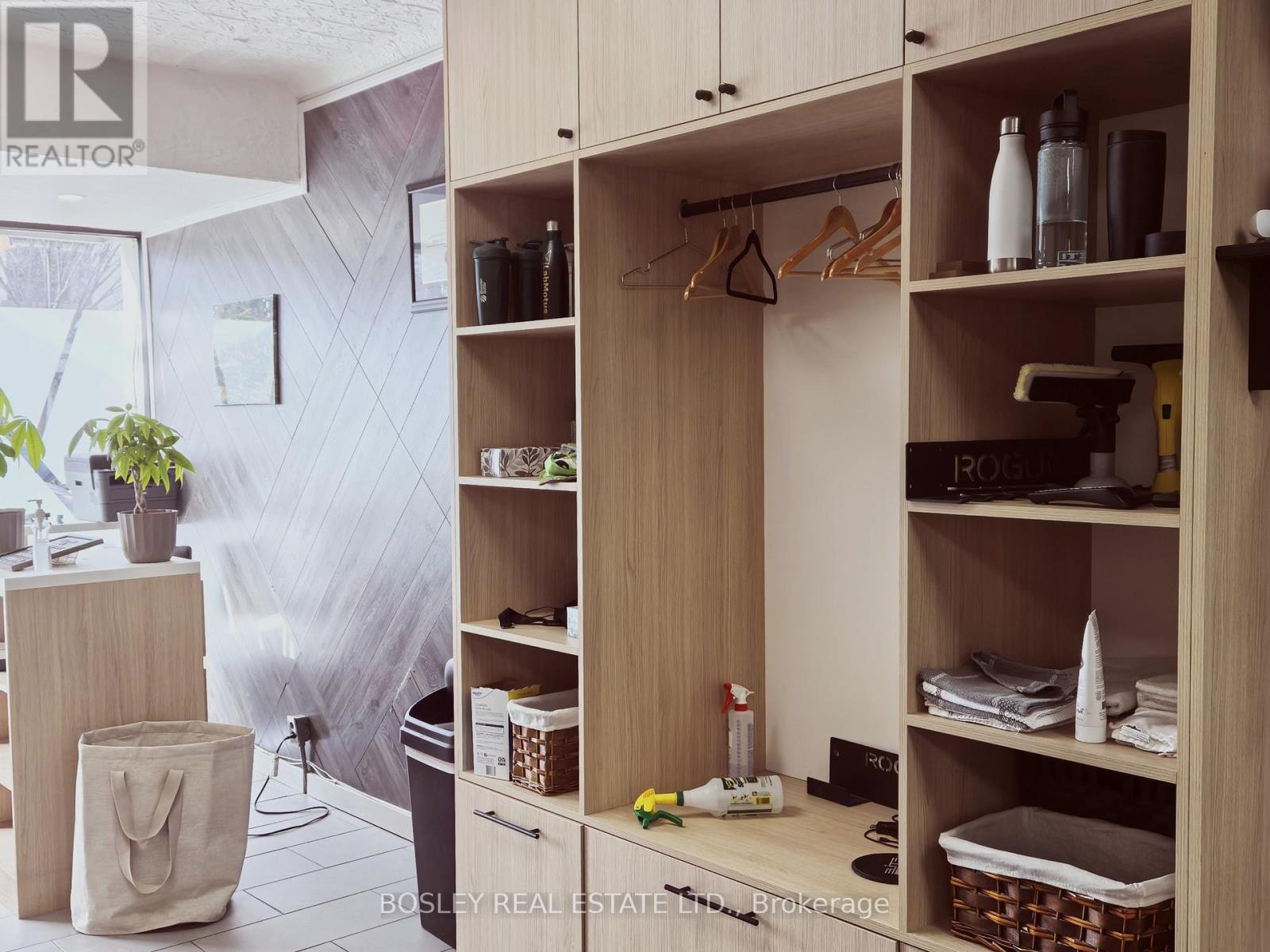 Retail - 511 Mount Pleasant Road, Toronto, Ontario  M4S 2M4 - Photo 3 - C12610554