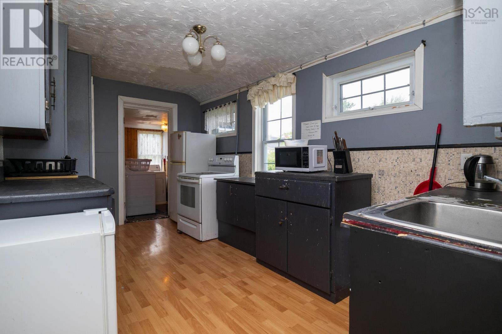 423 King Street, New Waterford, Nova Scotia B1H 3Y5 - Photo 17 - 202523894