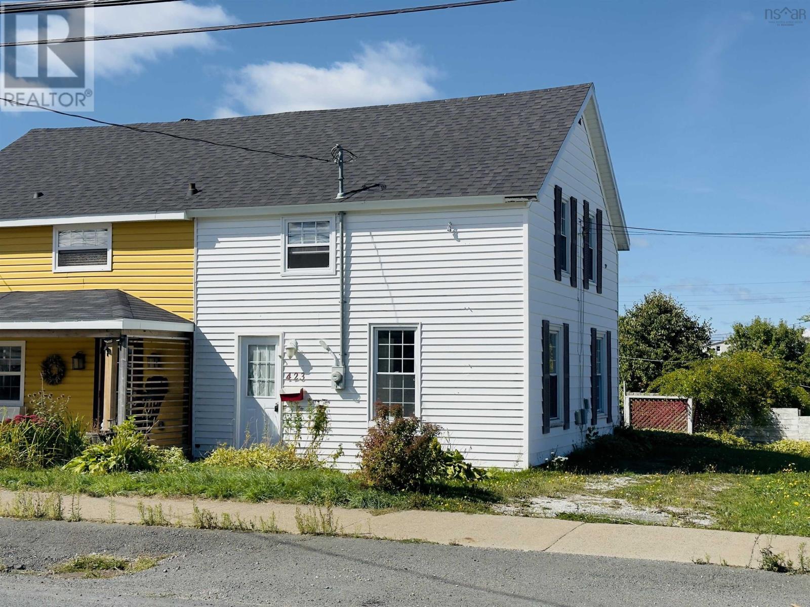 423 King Street, New Waterford, Nova Scotia B1H 3Y5 - Photo 2 - 202523894