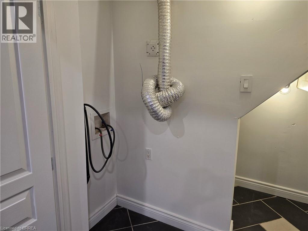 318 Erie Avenue Unit# Basement, Brantford, Ontario  N3S 2H8 - Photo 16 - 40787772