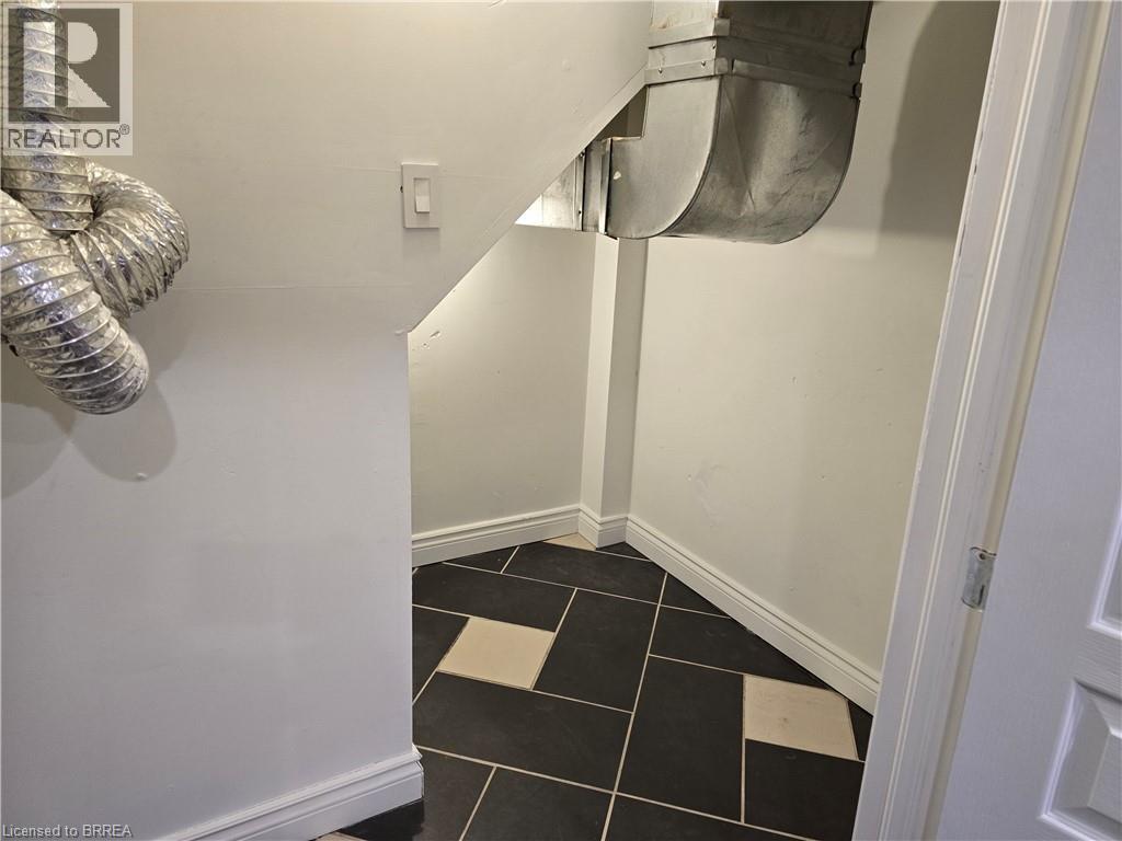 318 Erie Avenue Unit# Basement, Brantford, Ontario  N3S 2H8 - Photo 17 - 40787772