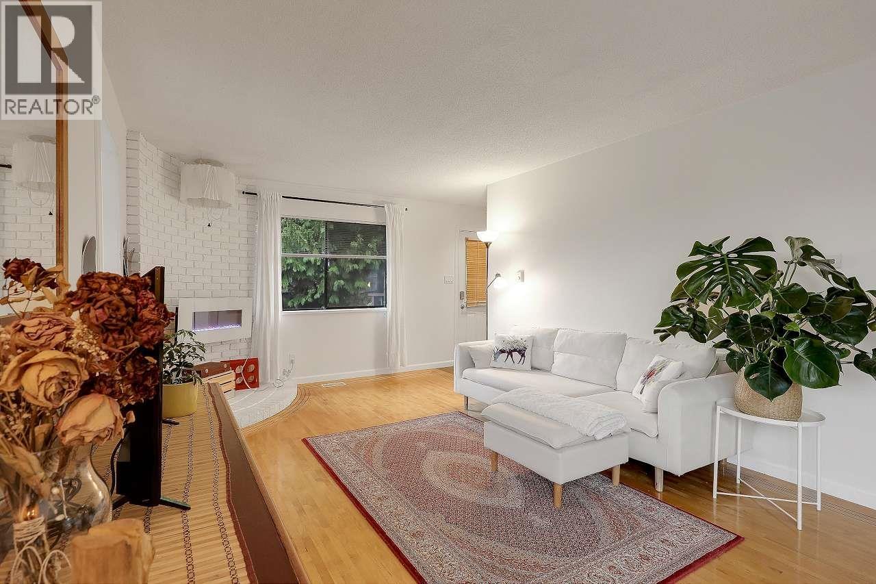 1479 Elinor Crescent, Port Coquitlam, British Columbia  V3C 6M5 - Photo 4 - R3072353